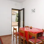Apartments By The Sea Mandre, Pag - 523 Apartman *