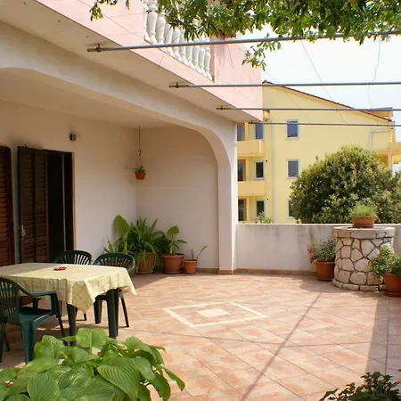 Apartment Apartments By The Sea Mandre, Pag - 523