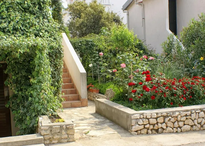 Апартаменты Apartments By The Sea Mandre, Pag - 523 Колан