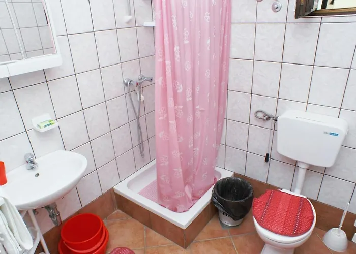 Apartments By The Sea Mandre, Pag - 523 Apartman Kolan