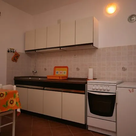 Apartment Apartments By The Sea Mandre, Pag - 523