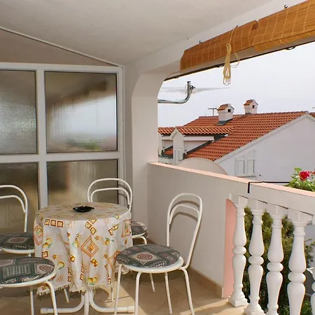 Apartment Apartments By The Sea Mandre, Pag - 523