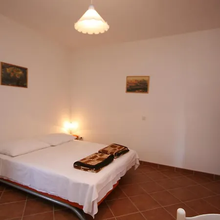 Apartments By The Sea Mandre, Pag - 523 Kolan