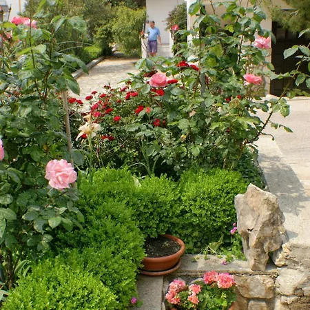 Apartments By The Sea Mandre, Pag - 523 Apartment Kolan