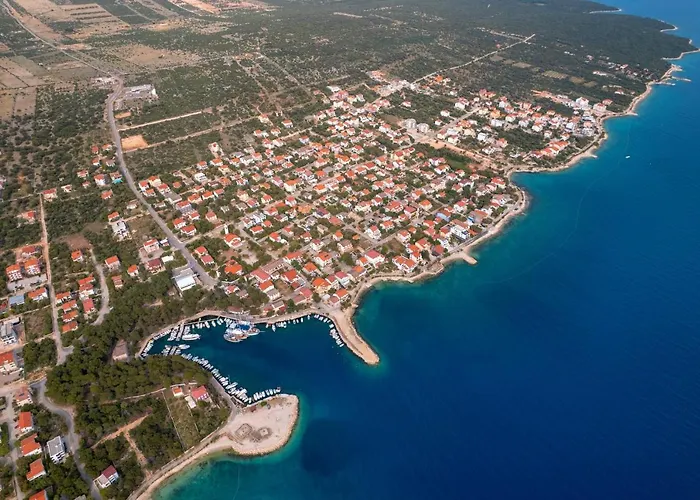 Apartment Apartments By The Sea Mandre, Pag - 523