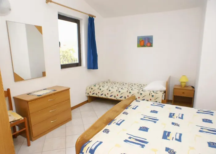 Apartments By The Sea Mandre, Pag - 523 Apartment Kolan
