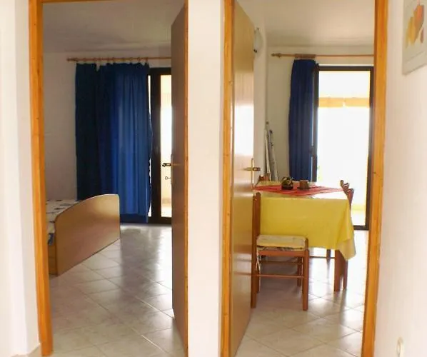 Apartments By The Sea Mandre, Pag - 523 *