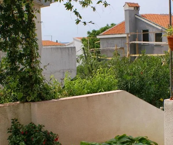 Apartments By The Sea Mandre, Pag - 523 Apartment